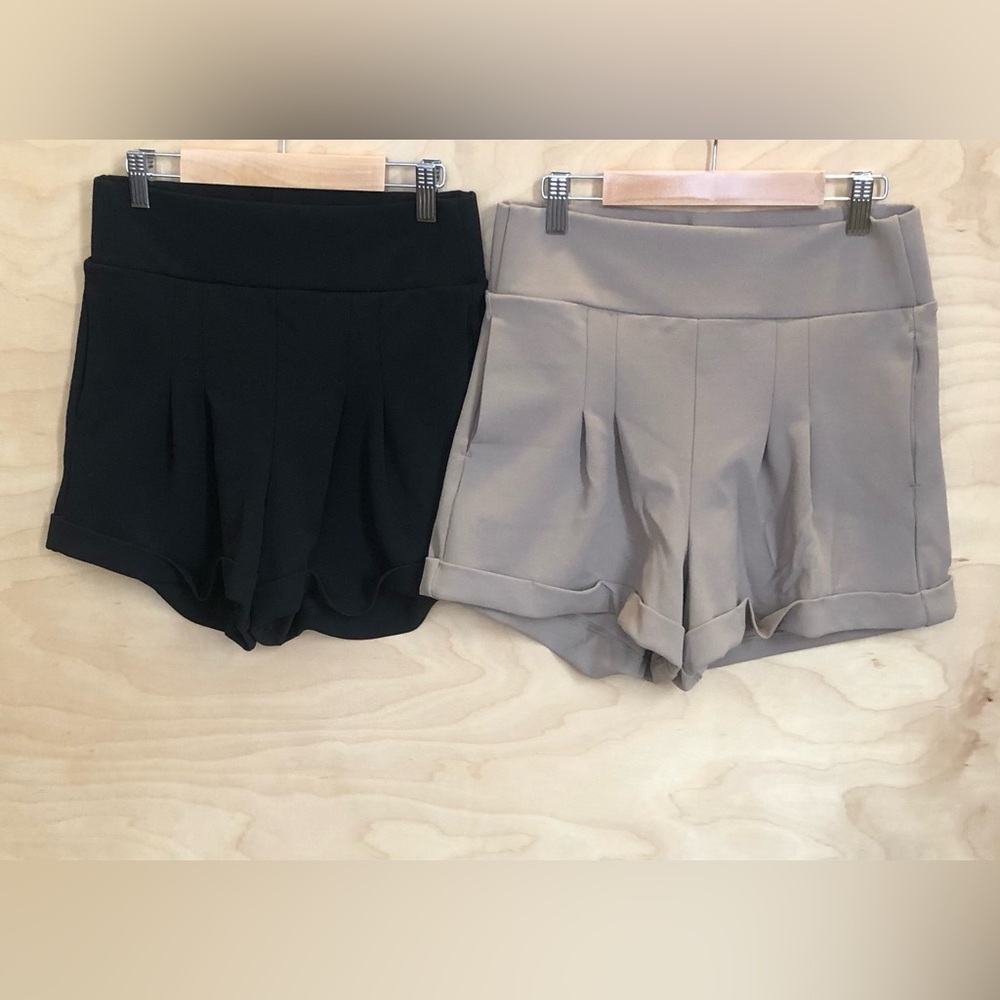 Fashion Nova High Waist Pleated Cuffed Dress Shorts - Black/Brown Women M.